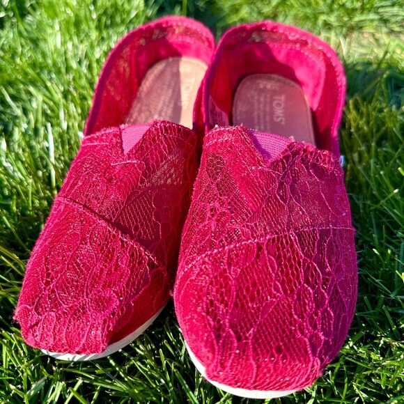 Toms Size 6.5 Shoes Womens Classic Slip On Raspberry Lace Comfort Casual Flats R - Picture 1 of 14